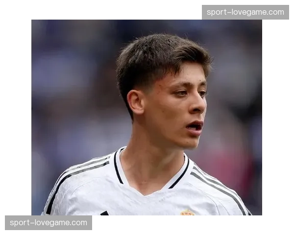 土耳其定位球 居勒尔主罚精准度成破密防关键武器